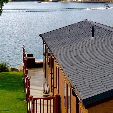 Fable Lodge Tattershall Lakes - Luxury Lakeside Lodge With Hot Tub 외부 사진