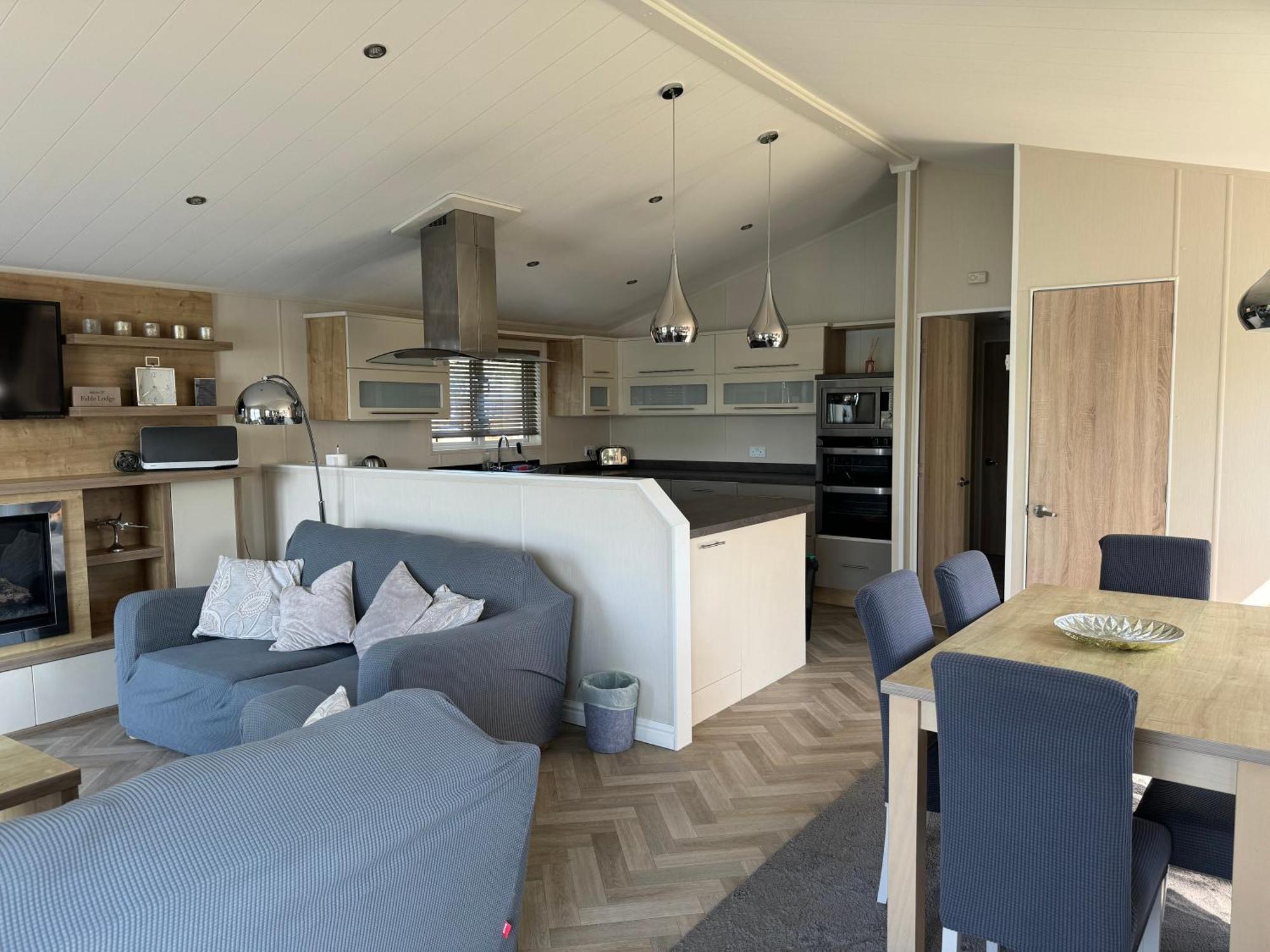 Fable Lodge Tattershall Lakes - Luxury Lakeside Lodge With Hot Tub 외부 사진