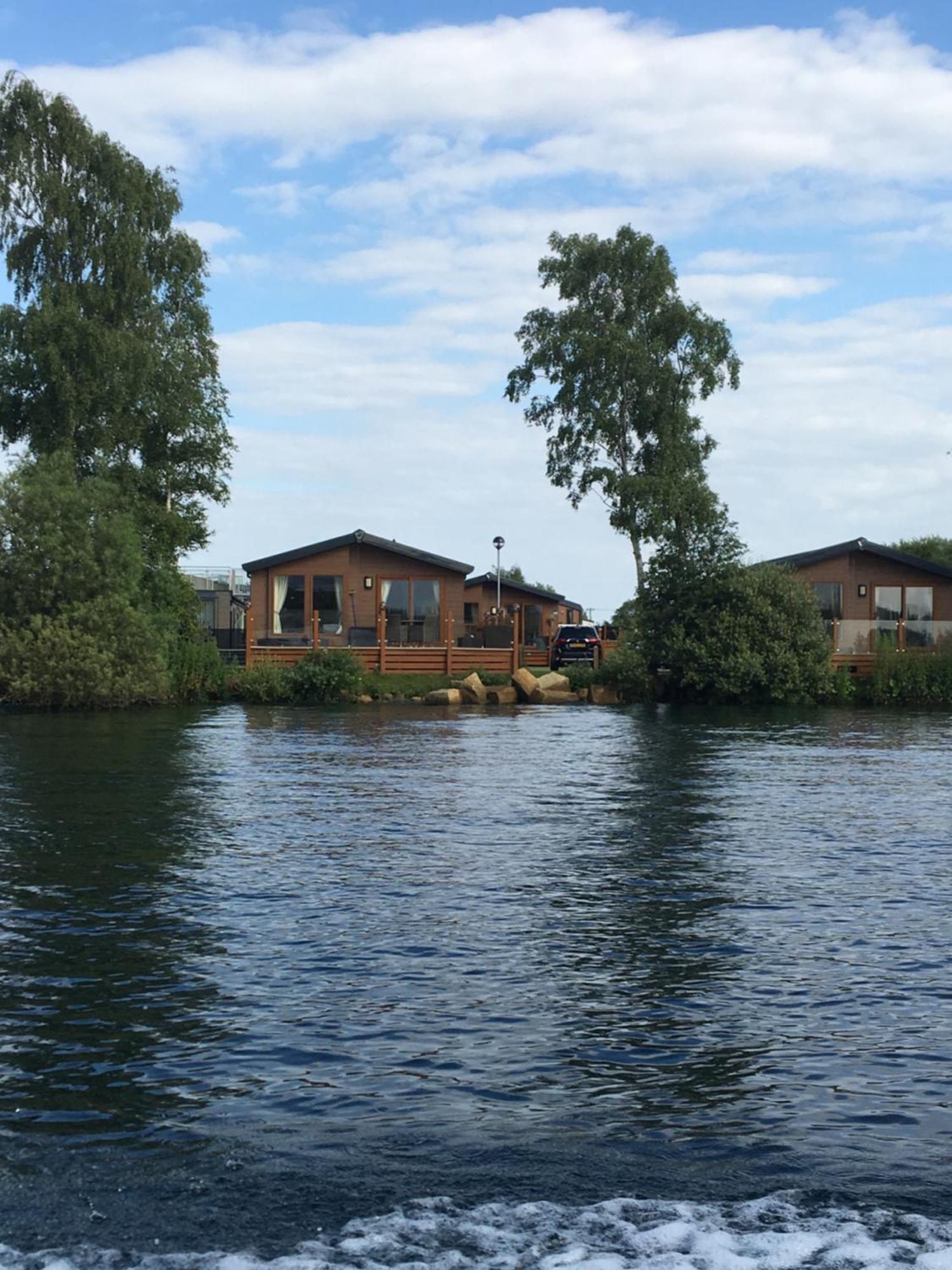 Fable Lodge Tattershall Lakes - Luxury Lakeside Lodge With Hot Tub 외부 사진